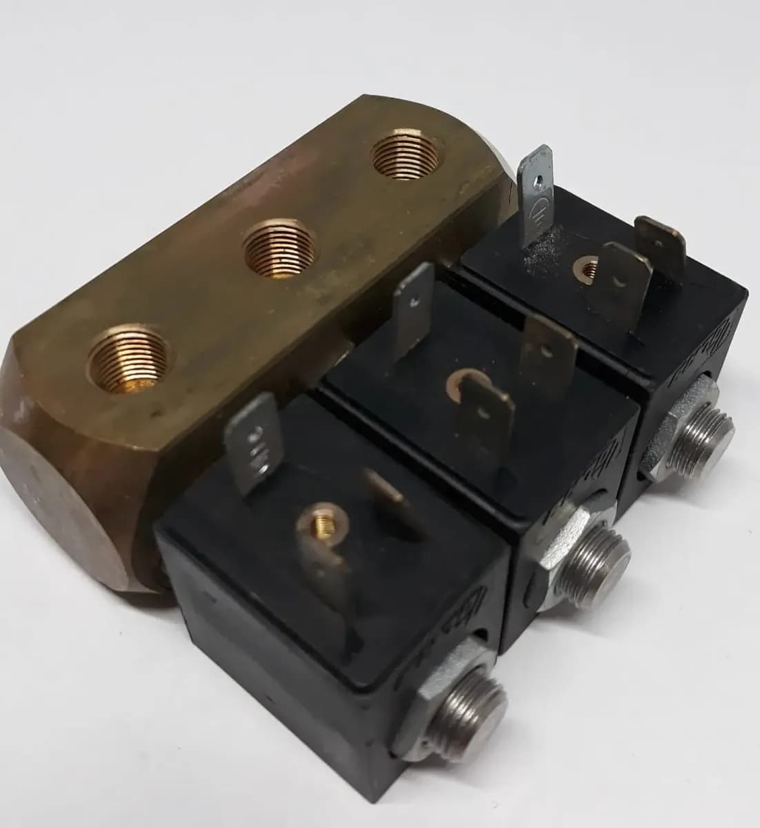 BLOC ELECTROVALVA.3VIE DN1.4 G/18 24 VDC 7W RHEA